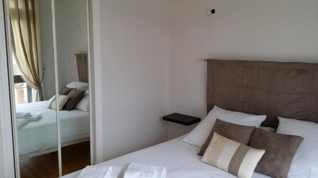 Appartement Le Saint Michel - Les Balcons De La Cite Carcassonne Exteriör bild